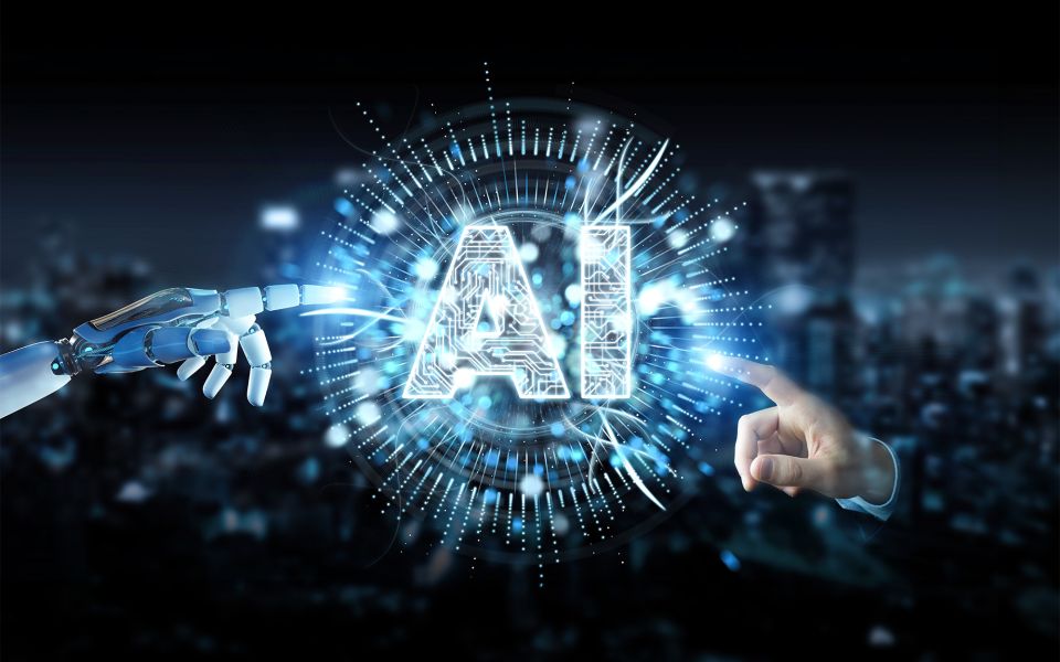 Weiße Roboterhand berührt ein digitales KI-Symbol in einer holografischen Benutzeroberfläche.